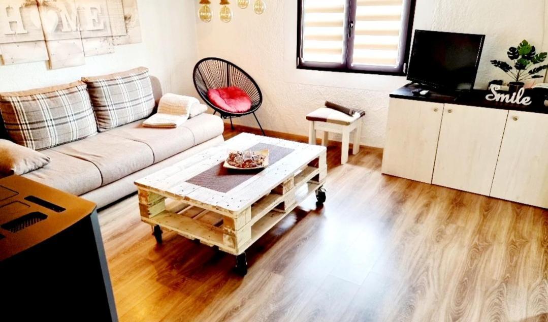 Kuca Za Odmor Malia Sa Spa Hot Tub Jacuzzijem - Nice And Cozy - Free Tickets To All City Attractions Thurdevac Luaran gambar